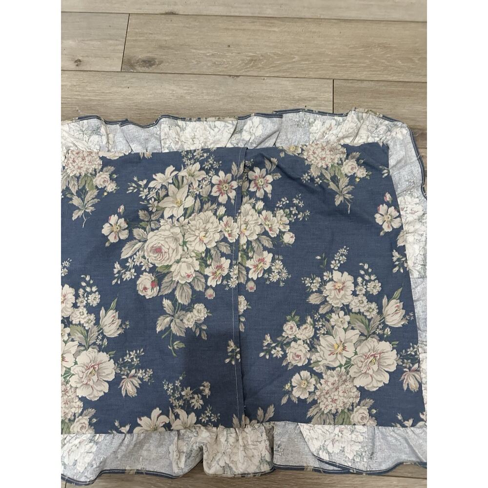 Vintage Martex Blue Beige Floral Ruffled Shabby Chic Cottage Stand Pillow Shams - Picture 6 of 10
